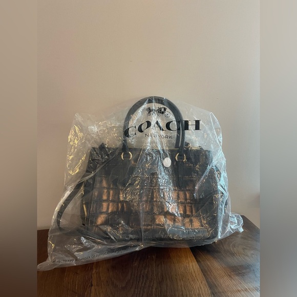 Brand New without tags Coach Black Crocodile Surrey Carryall Bag - Picture 1 of 13